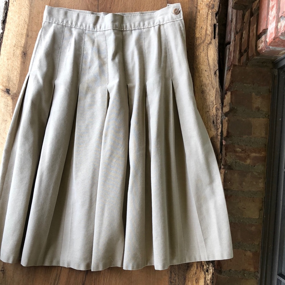 Hanold Kaki color long pleated school uniform skirt